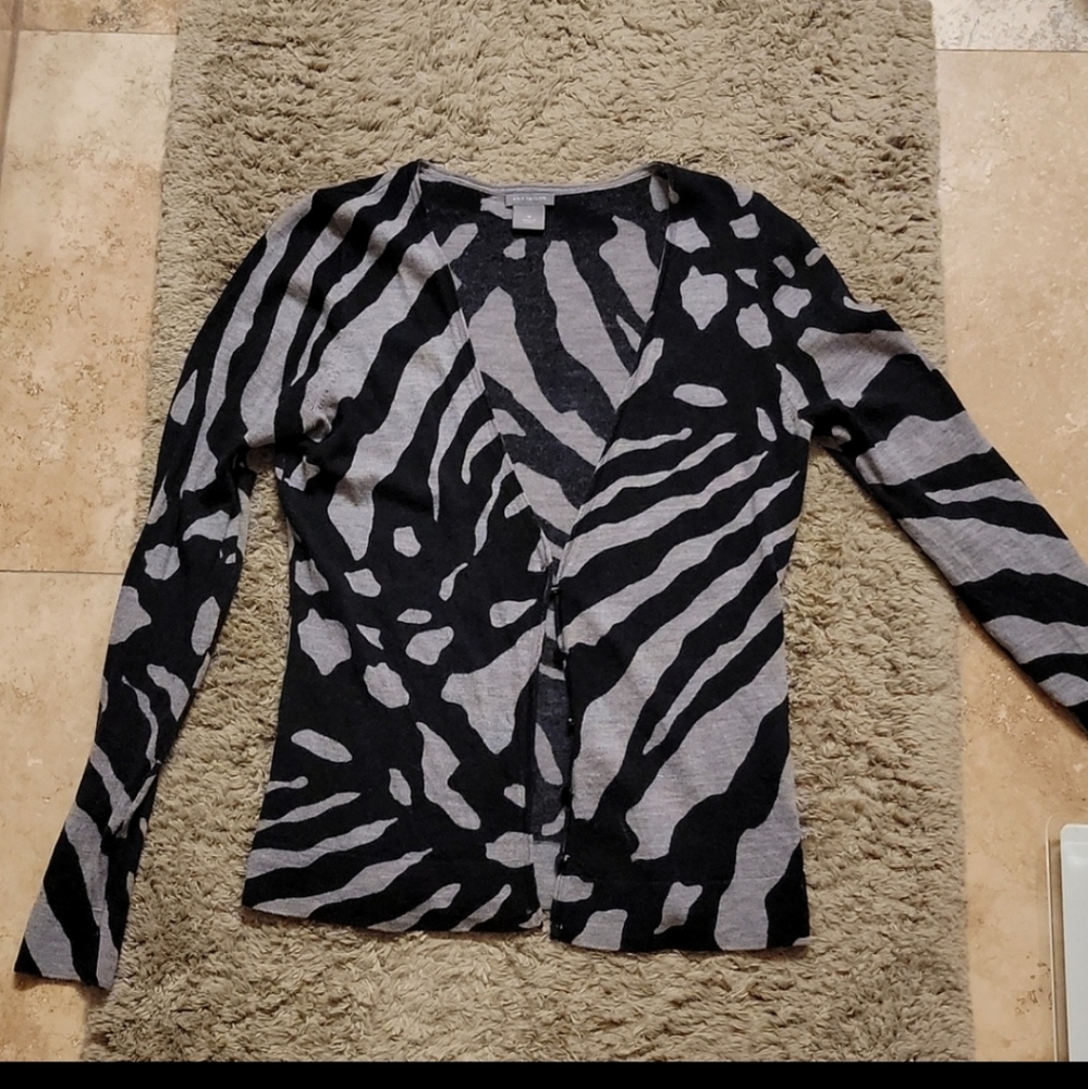 Ann Taylor top size M fit like S
